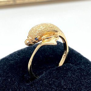 10k Solid Yellow Gold Vintage Genuine Blue Sapphire Dolphin Estate Ring (size 7)